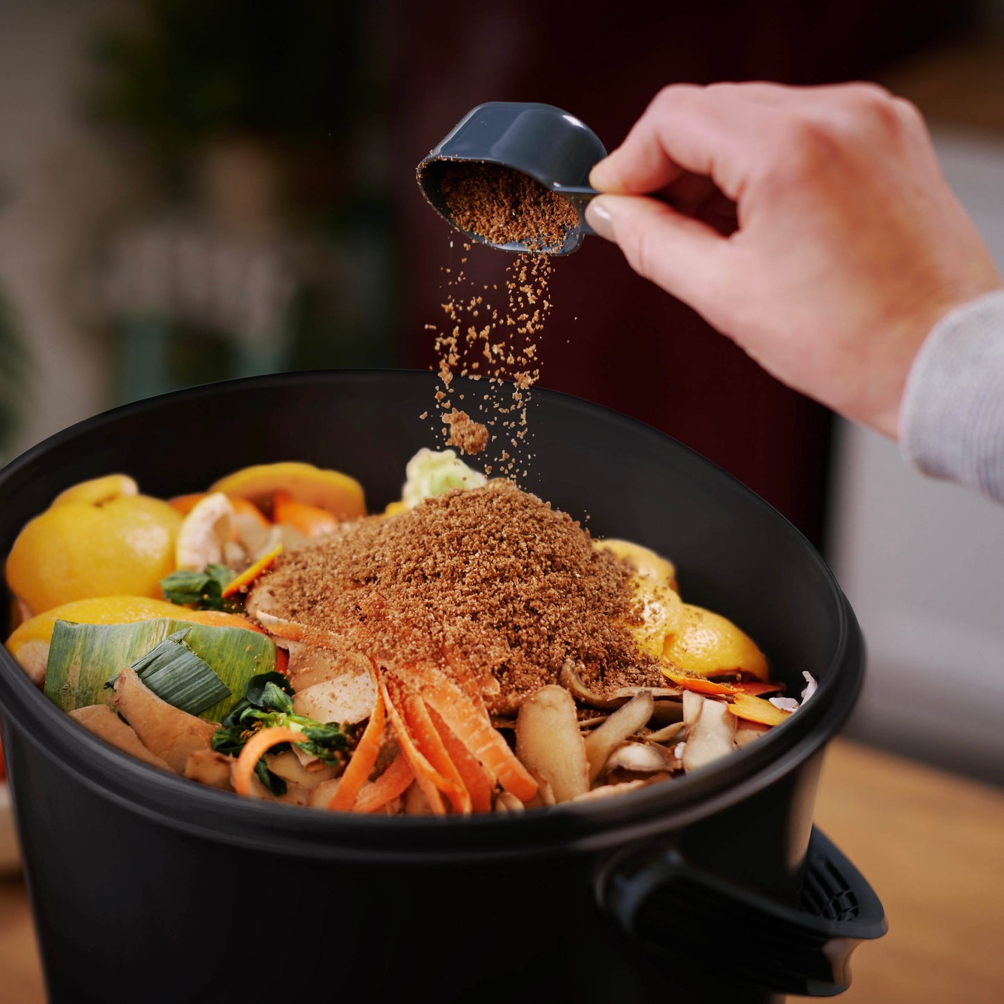 Biojäätmete komposter Bokashi Organko Essential must komplekt 2 x 15,3 L